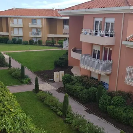 Apartment Deux Pieces Climatise A Pied Et Garage *